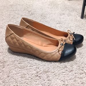 Tan & Black G.H. Bass & Co. Wedges